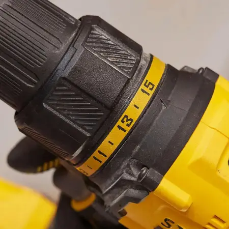 Taladro Inalámbrico Atornillador 13mm 20v S/batería Sbd710b Amarillo 50 Hz